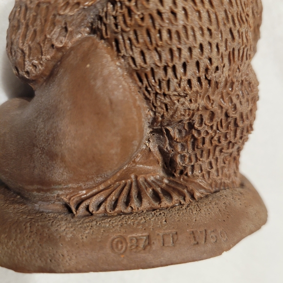 Vintage 1987 #1750 Pecan Resin Ski Bear Figurine with Base - Picture 3 of 9